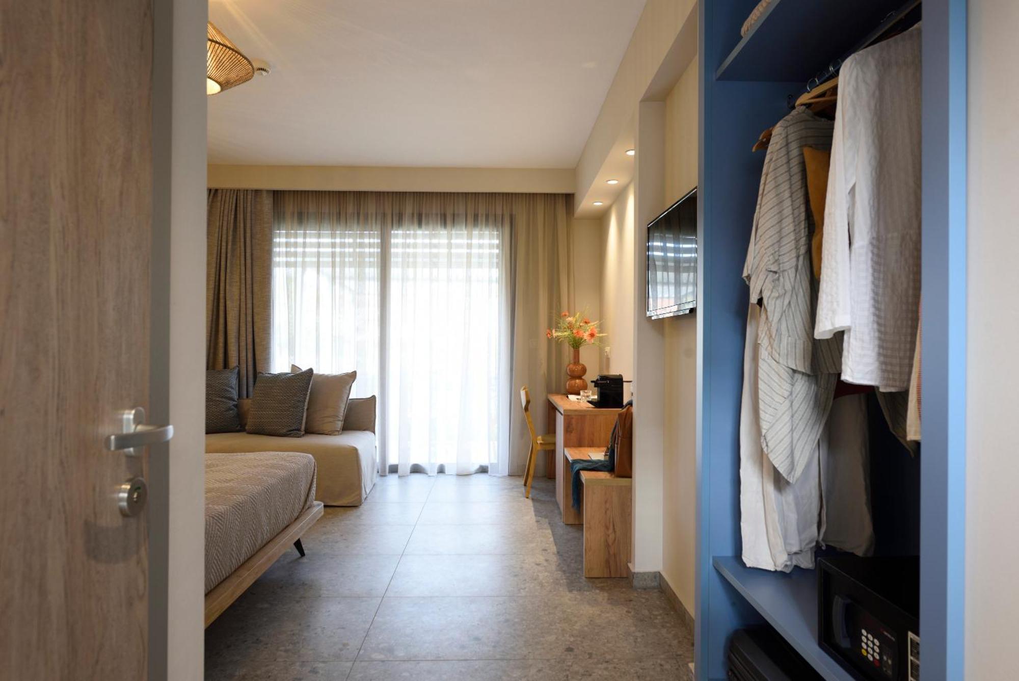 Falena Luxury Rooms Kalyves Polygyrou Екстериор снимка